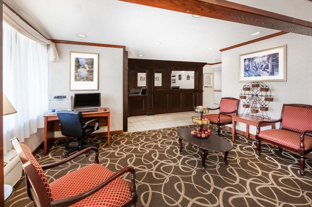 Готель Baymont By Wyndham Grand Rapids Airport Cascade Екстер'єр фото