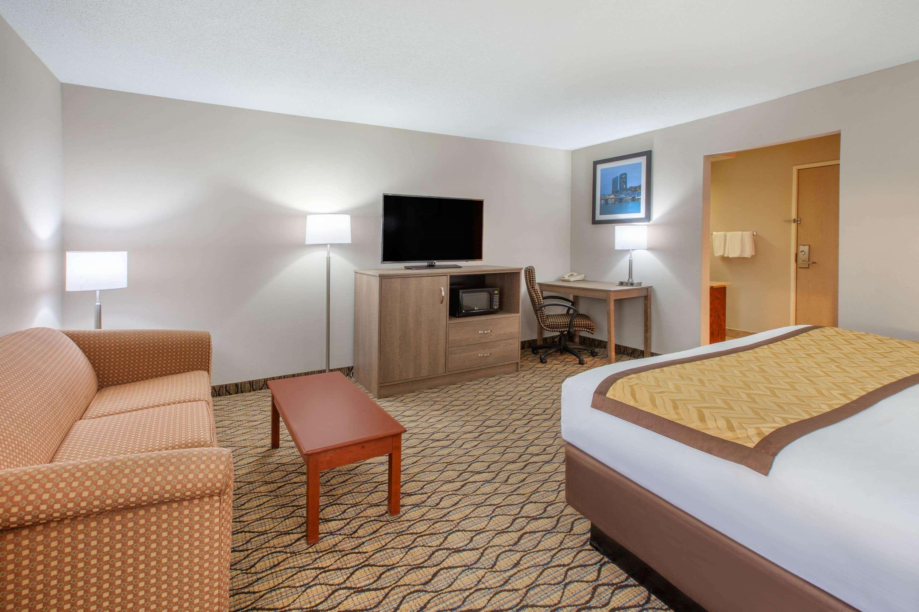 Готель Baymont By Wyndham Grand Rapids Airport Cascade Екстер'єр фото